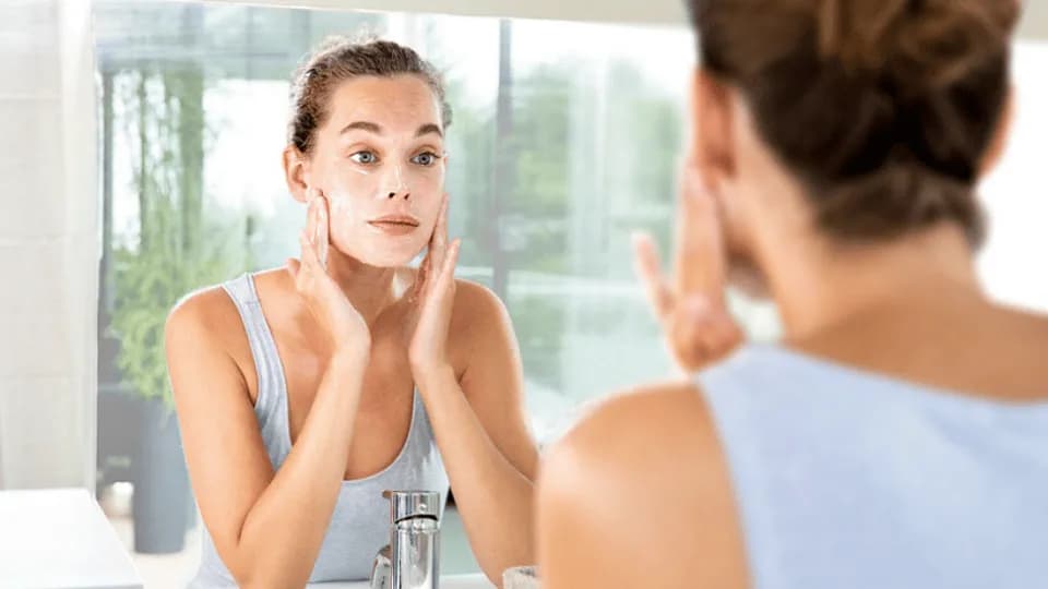 Cómo hacer rutina de limpieza facial para una piel radiante y sana
