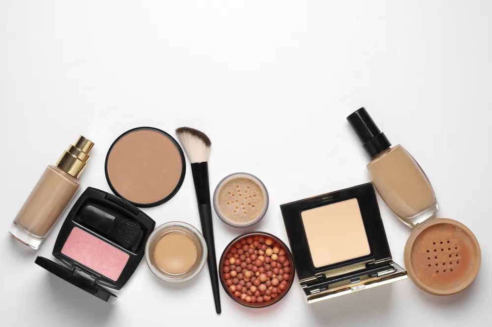 Maquillaje de mujeres: secretos para resaltar tu belleza natural