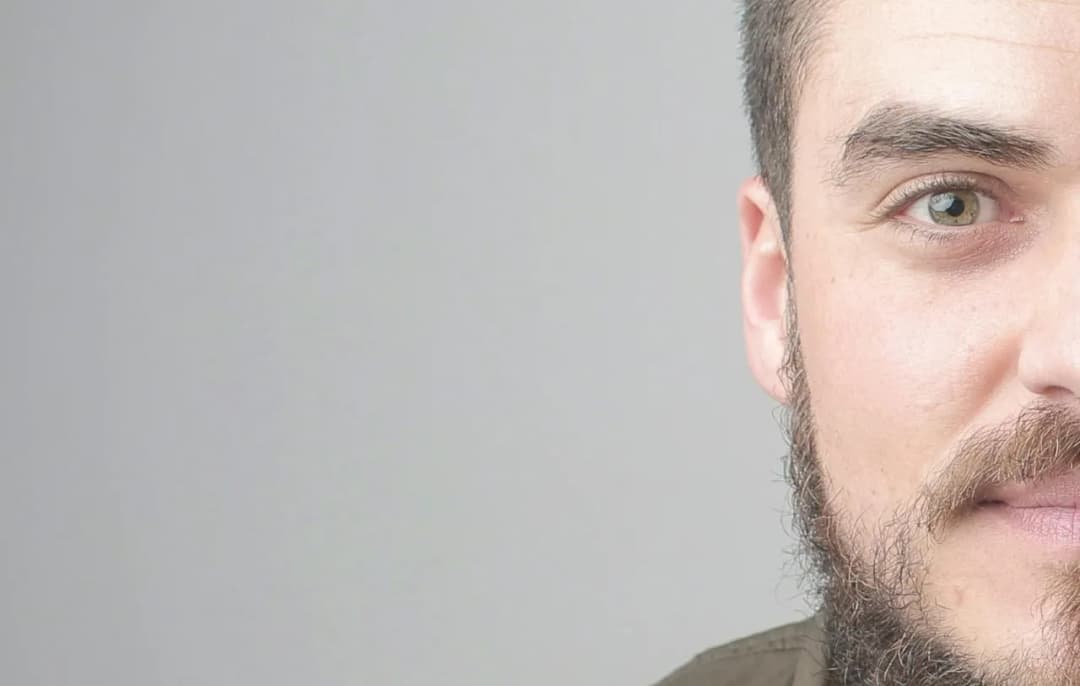 Rutina facial hombre 50 años: mejora tu piel y reduce arrugas