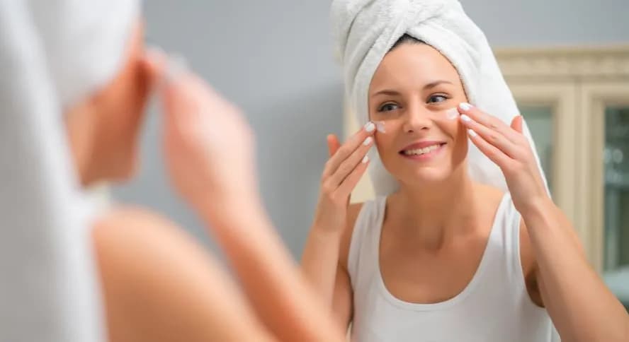 Rutina facial día y noche: transforma tu piel con estos pasos esenciales