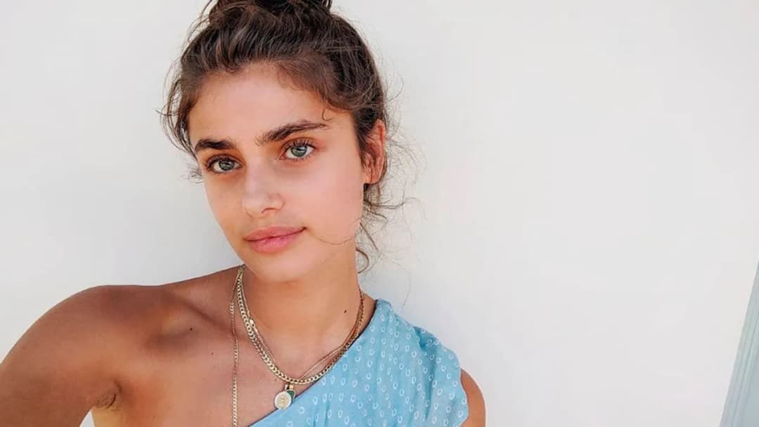 Mujer sin maquillaje: la belleza natural que sorprende y inspira